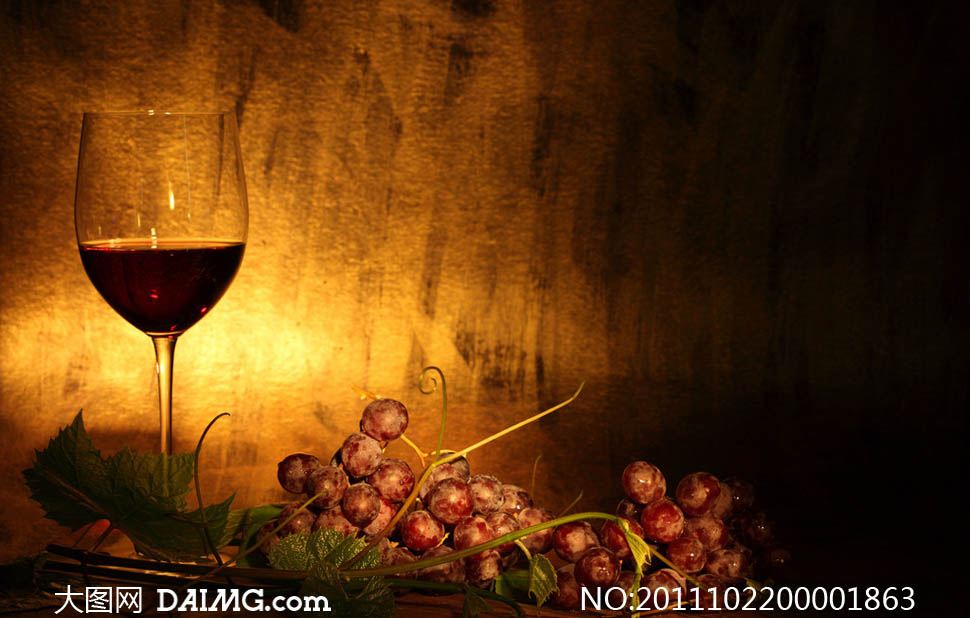 红酒和葡萄摄影图片- 大图网素材daimg.com