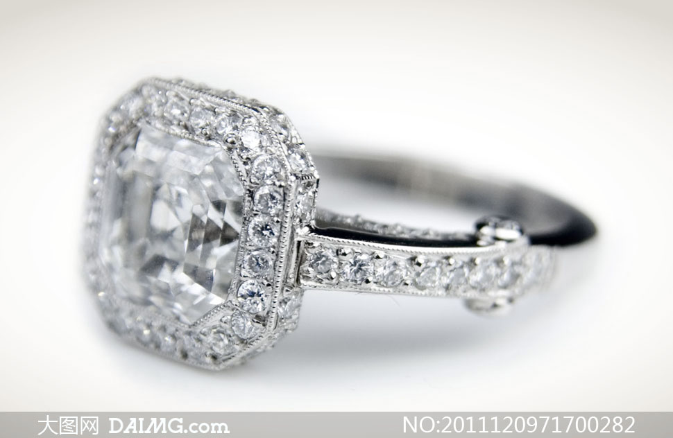 铂金镶嵌钻石戒指高清摄影图片 - 大图网设计素