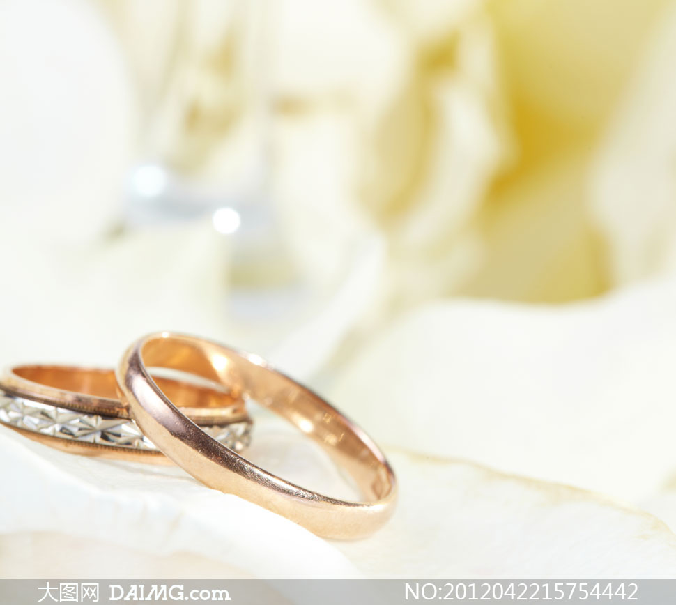 结婚戒指微距摄影高清图片