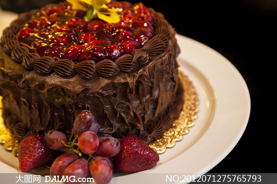 美味的巧克力水果蛋糕摄影高清图片 - 大图网设