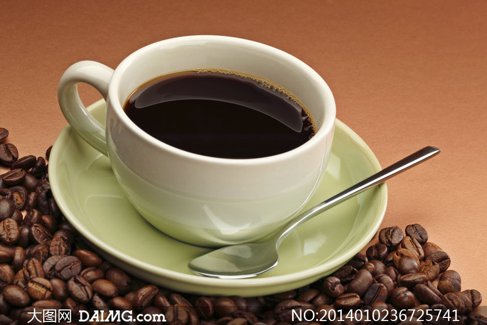 汤匙咖啡杯与咖啡豆等摄影高清图片