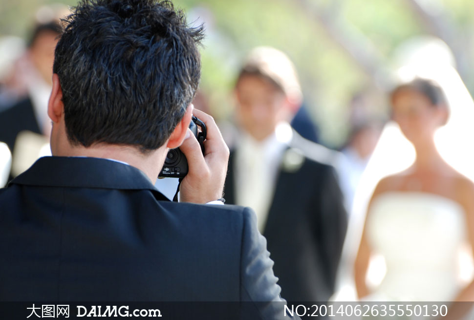 婚礼现场拍照的摄影师摄影高清图片 - 大图网设