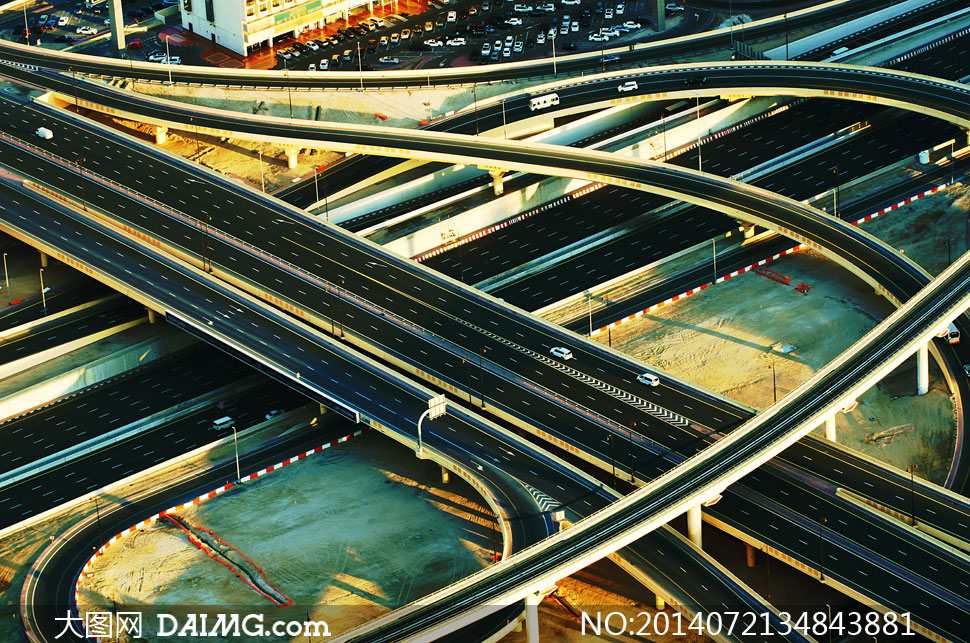 城市高架交通鸟瞰视角摄影高清图片