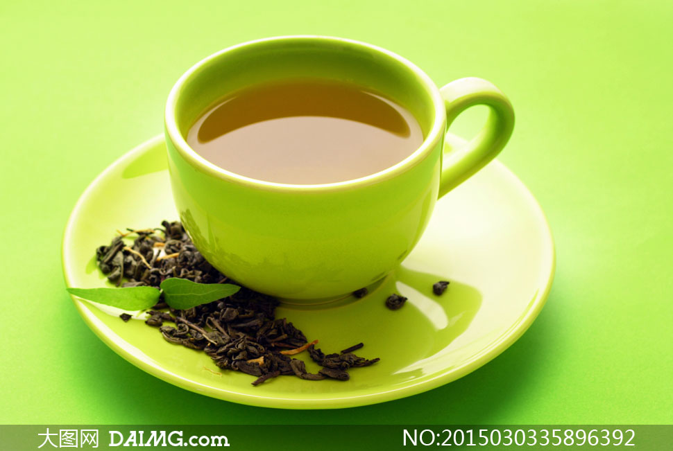 已沏好茶的绿颜色茶杯摄影高清图片 - 大图网设