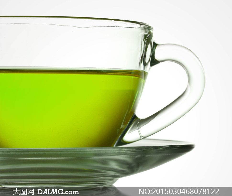 盛着绿茶水的玻璃茶杯摄影高清图片 - 大图网设