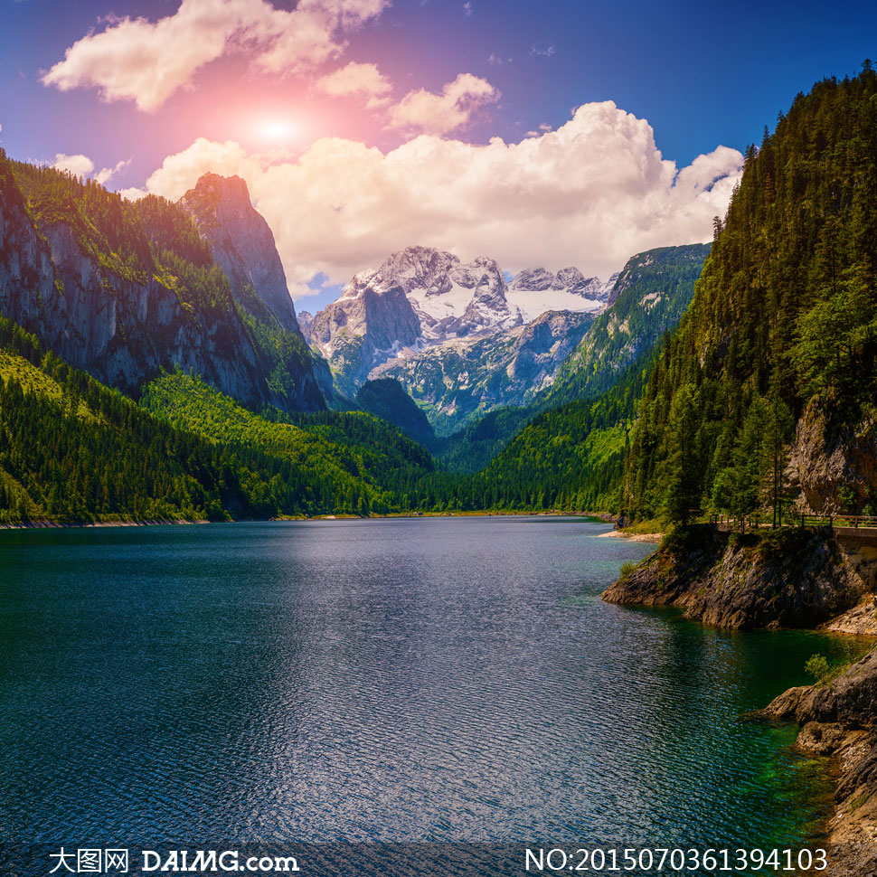 高清图片 自然风景 > 素材信息 大山湖水树木自然风景摄影