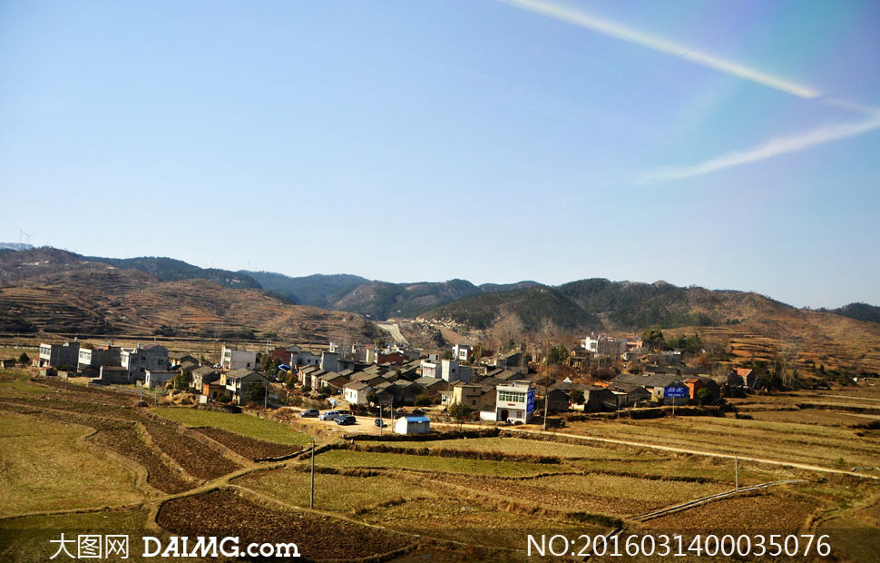 大图首页 高清图片 自然风景 > 素材信息         唯美的田园夕阳景色