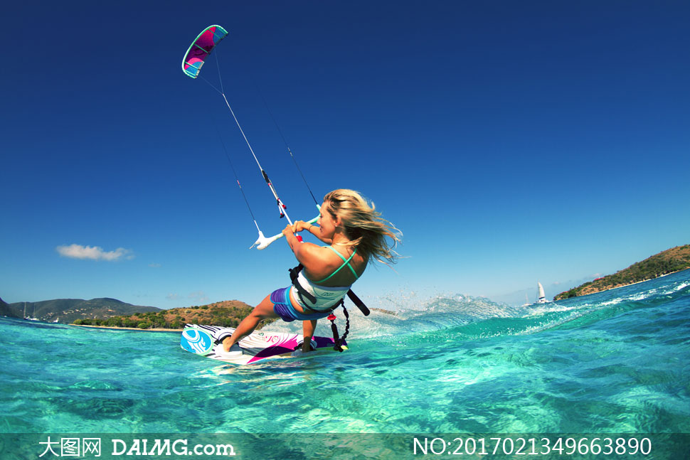 大海上滑翔伞冲浪运动美女摄影图片 - 大图网设