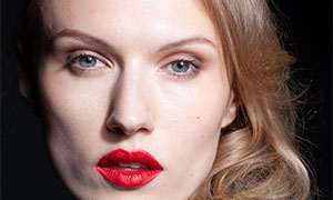 消瘦面容紅唇美女人像攝影原片素材