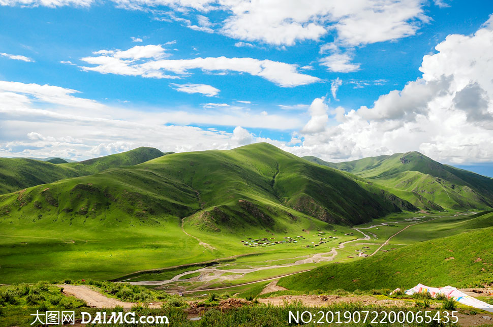 色达高山草原美景摄影图片