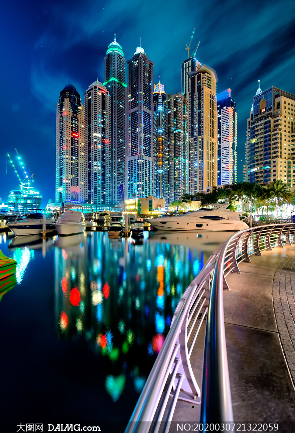 世界风情 > 素材信息          阿联酋迪拜建筑群繁华夜景高清图片