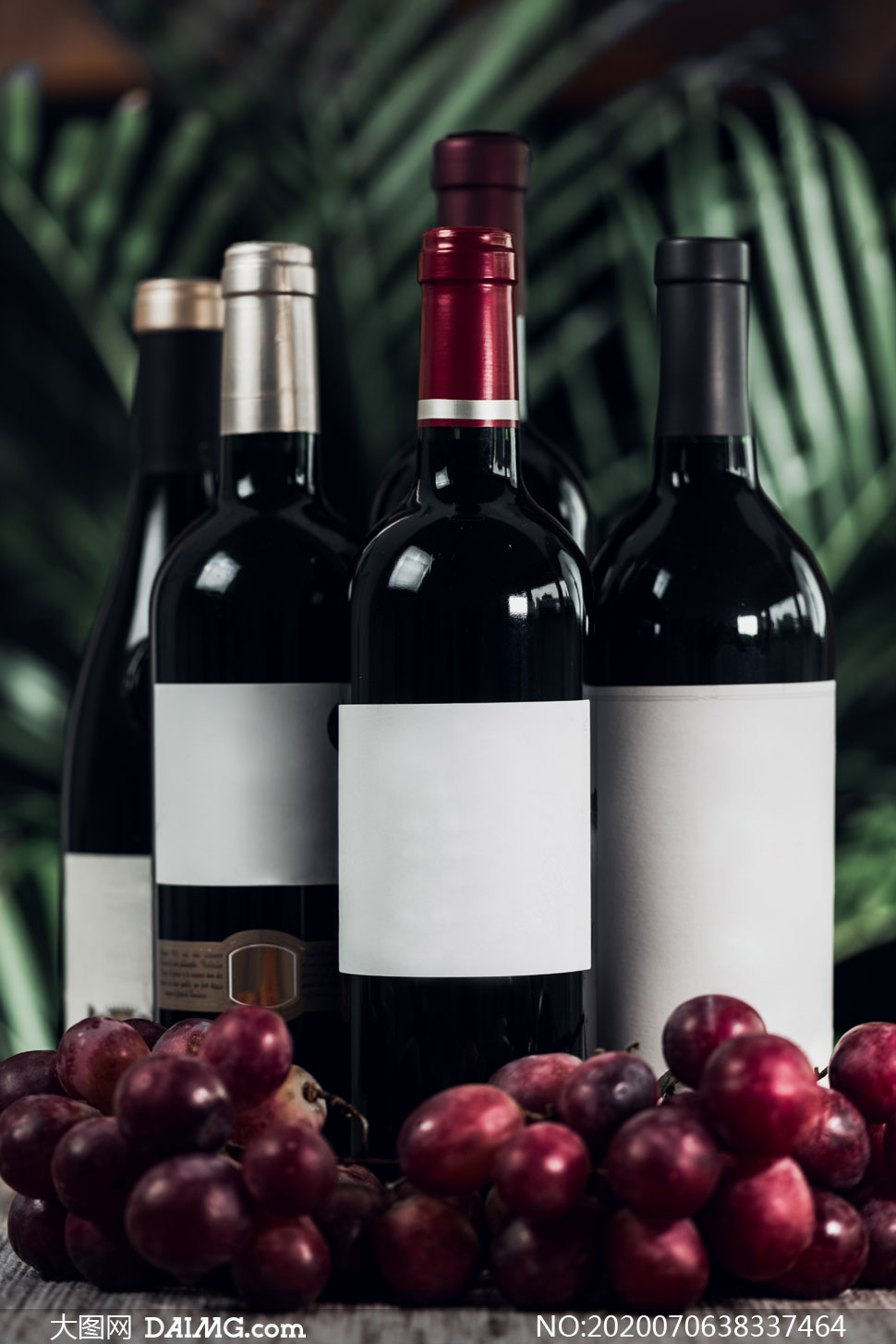 空白内容标签的葡萄酒摄影高清图片_大图网图片素材
