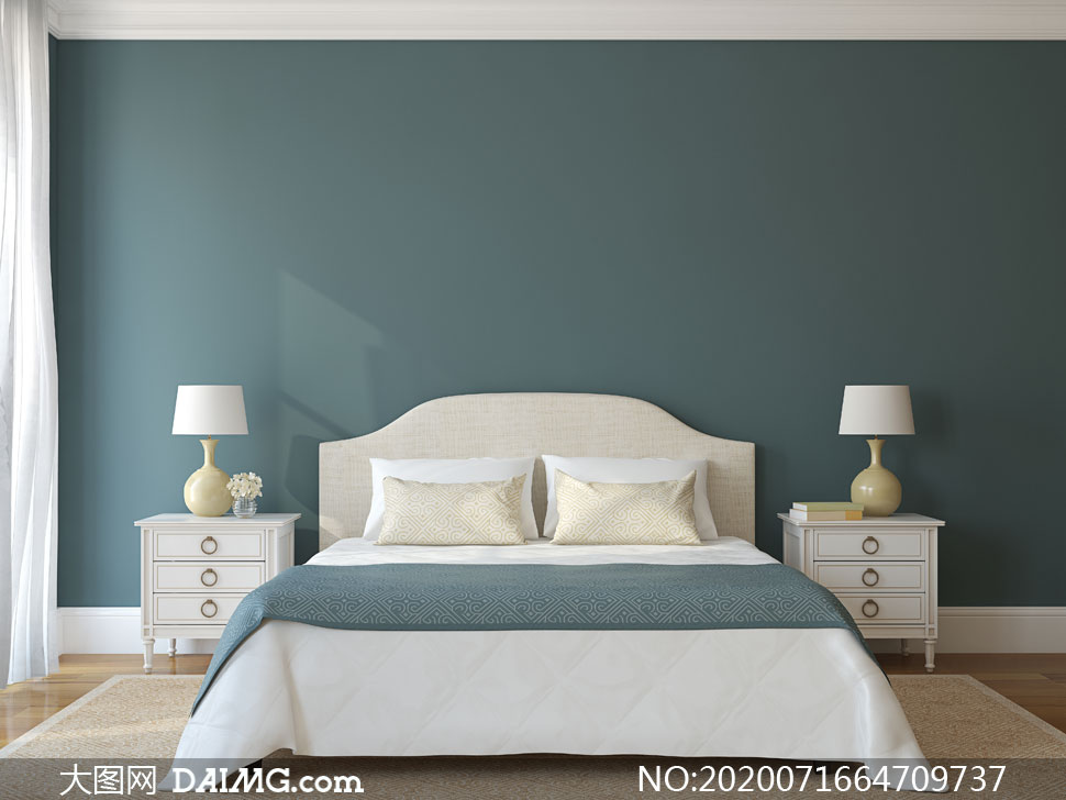 卧室的床头柜台灯与双人床高清图片_大图网图片素材