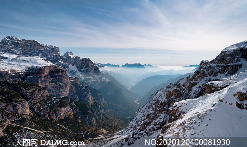 冬季美丽的大山和峡谷景观摄影图片