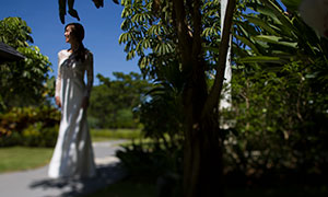 白色婚紗美女人物外景攝影原片素材