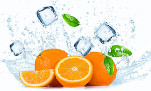 橙子与水花齐飞的冰块摄影高清图片