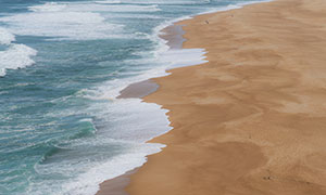 涨潮时的大海沙滩风光摄影高清图片