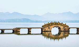 杭州西湖石桥景点风光摄影图片