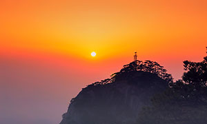 黃山山頂美麗夕陽風光攝影圖片