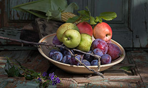 蘋果西梅與玉米等果蔬攝影高清圖片