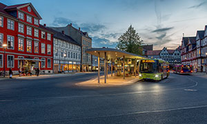 德国城市建筑物与公交站台高清图片