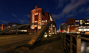 桥城汉堡夜晚城市风光摄影高清图片