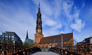 德国汉堡教堂桥梁风光摄影高清图片
