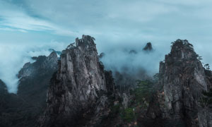 云雾缭绕的黄山景区美景摄影图片