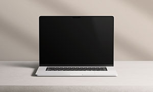 桌面上的MacBookPro2021样机素材