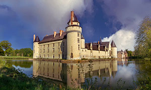 蓝天白云城堡建筑风光摄影高清图片