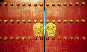 關閉的中式大門攝影圖片