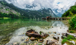 國(guó)王湖上湖群山植被等風(fēng)光攝影圖片