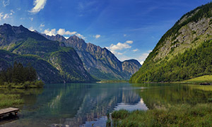 青山湖泊藍天風光全景攝影高清圖片