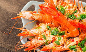 味道鮮美的蒜蓉蝦美食攝影高清圖片