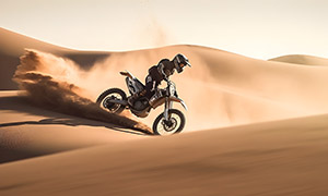 沙漠中一骑绝尘的车手摄影高清图片