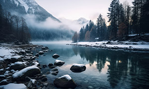 冬日雾气缭绕湖光山色摄影高清图片