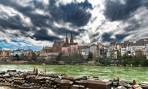 瑞士巴塞尔河岸建筑物摄影高清图片