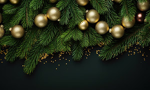 圣诞球装饰的树枝特写摄影高清图片
