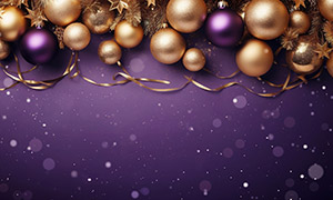 金色圣诞球装饰的紫色背景高清图片