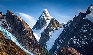 智利冰雪山脈巖石峭壁風光攝影圖片