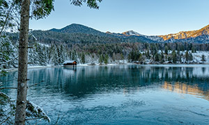 冬天湖光山色雪景風光攝影高清圖片