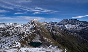 西班牙阿拉貢山區(qū)雪景風光攝影圖片